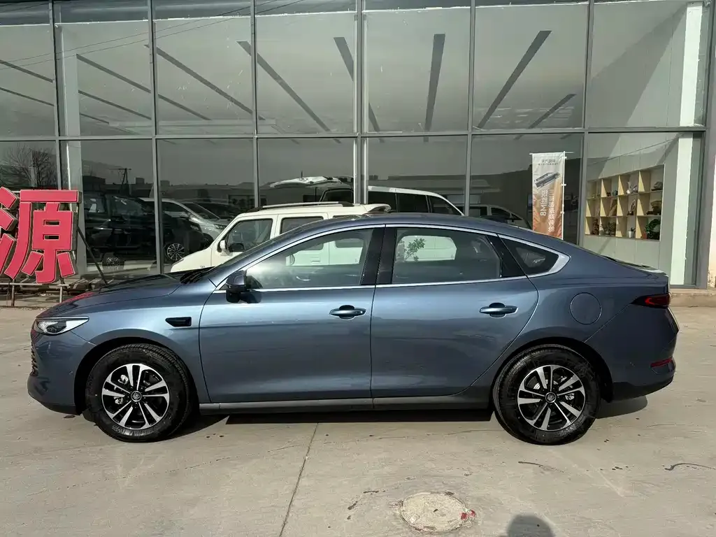BYD Qin PLUS 2025 из CN, фото 10