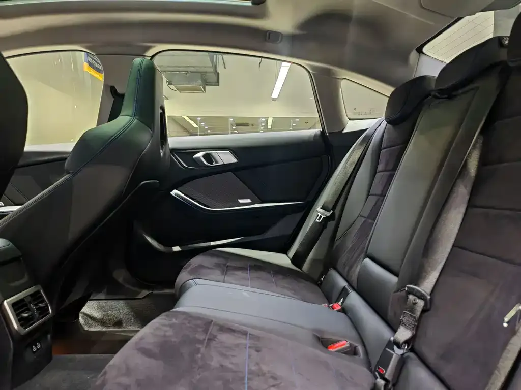 BMW 2 Series 2025 из CN, фото 9