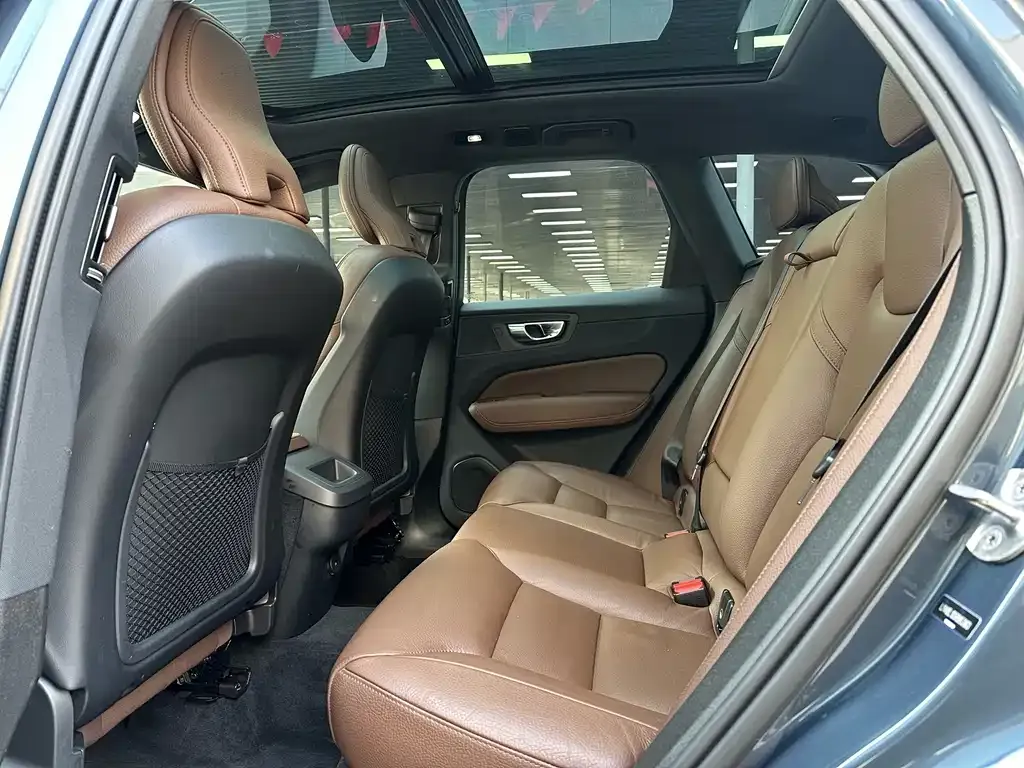 Volvo XC60 2024 из CN, фото 10