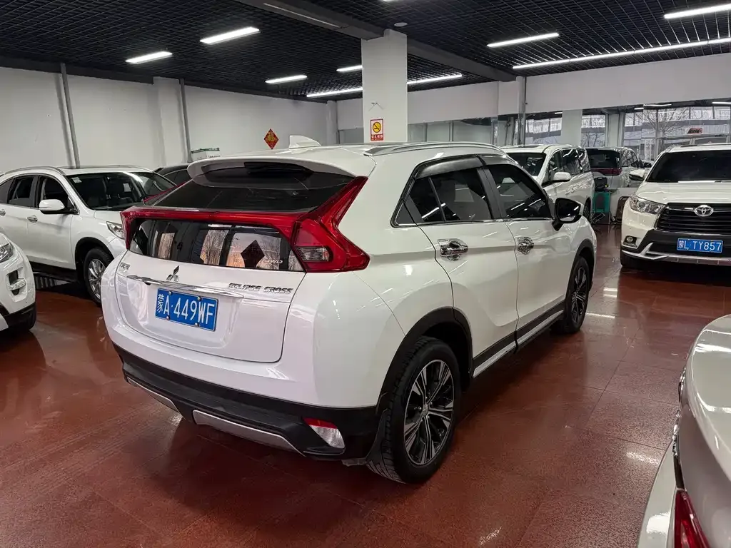 Mitsubishi Eclipse Cross — фото 5