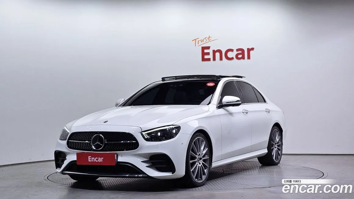 Mercedes-Benz E-Class — фото 1