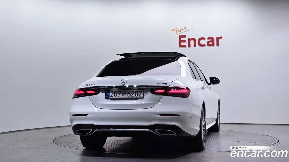 Mercedes-Benz E-Class — фото 3