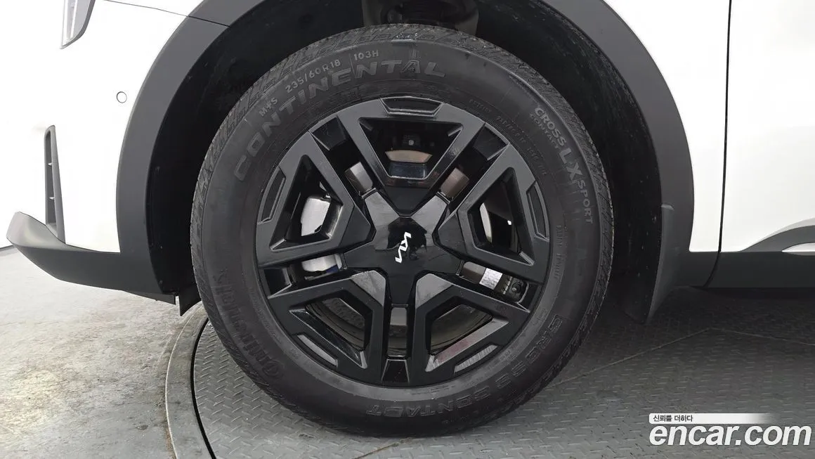 Kia Sorento — фото 8