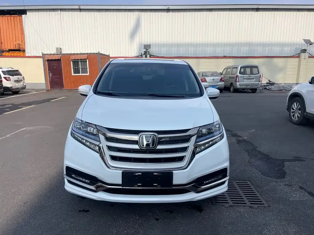 Honda Elysion 2021 из CN, фото 3