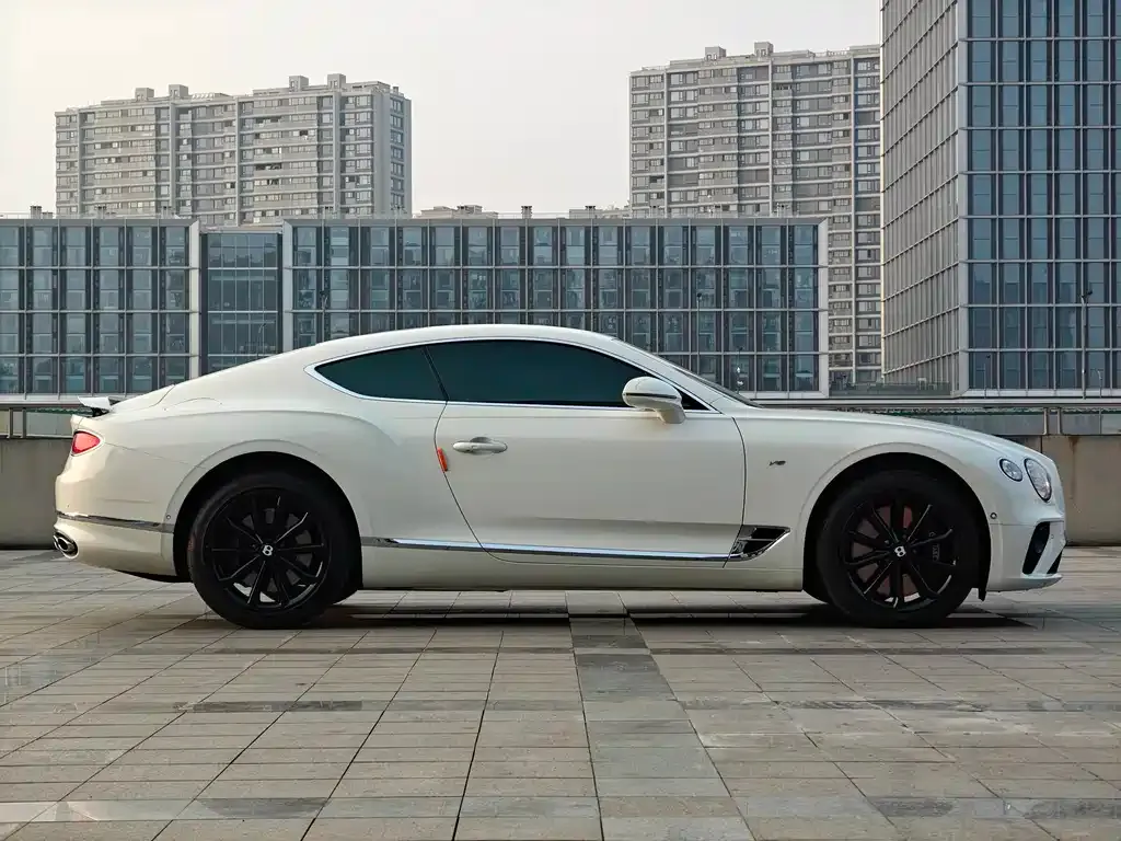 Bentley Continental 2021 из CN, фото 6