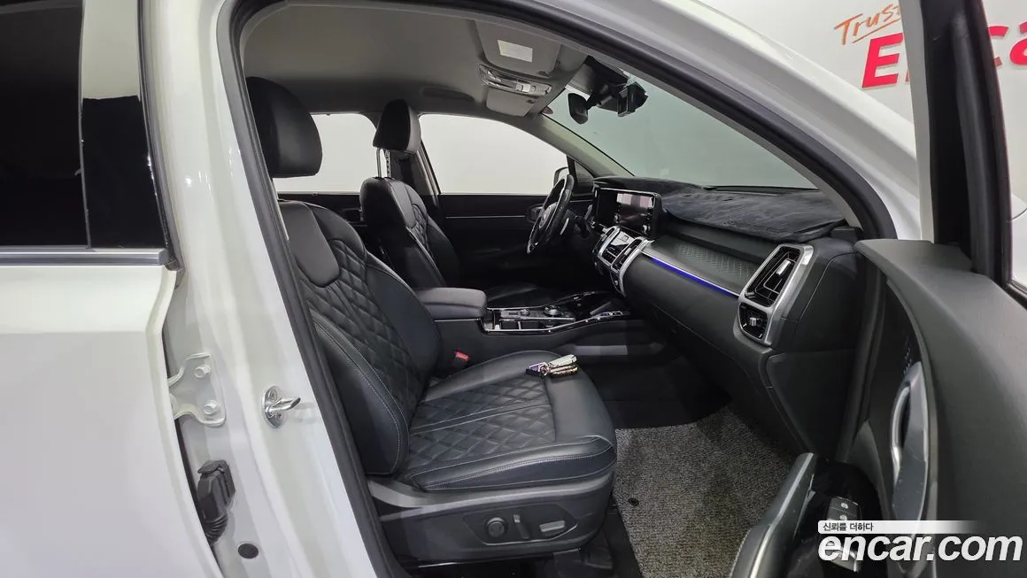 Kia Sorento — фото 6