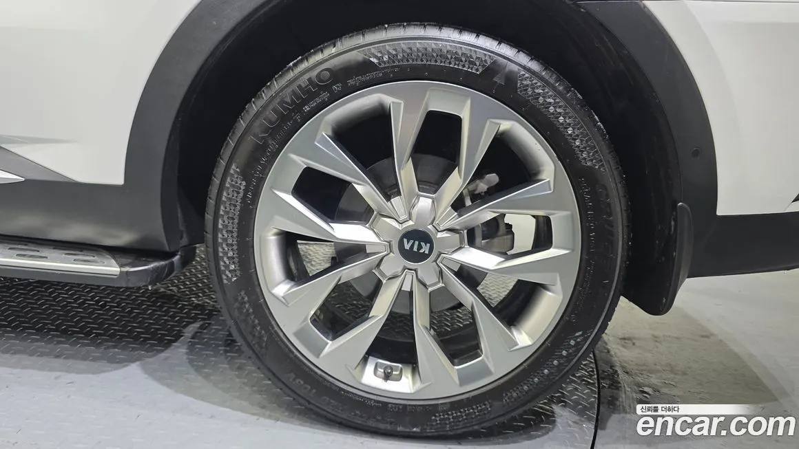 Kia Sorento — фото 5
