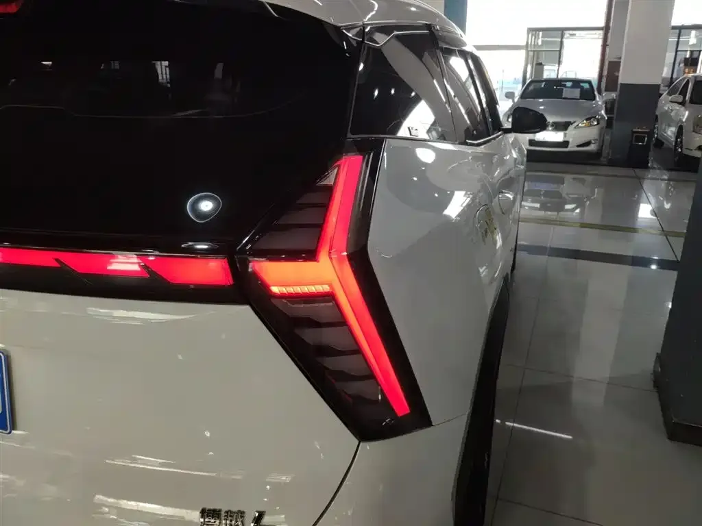 Geely Boyue L 2024 из CN, фото 2