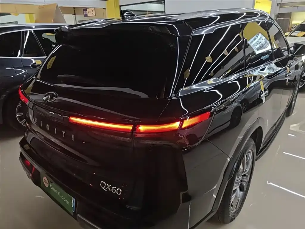 Infiniti QX60 2024 из CN, фото 3