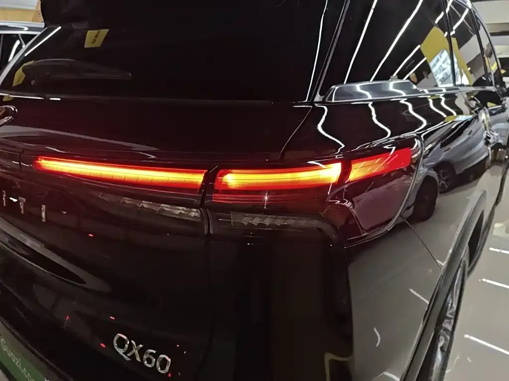 Infiniti QX60 2024 из CN, фото 8