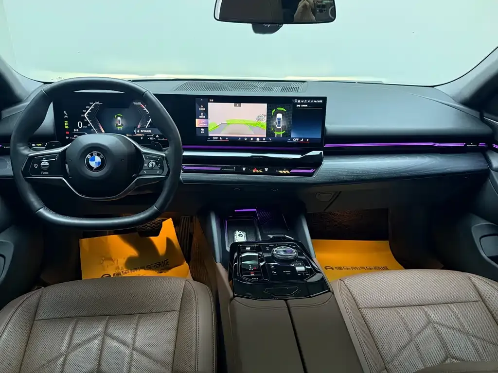 BMW 5 Series 2024 из CN, фото 7