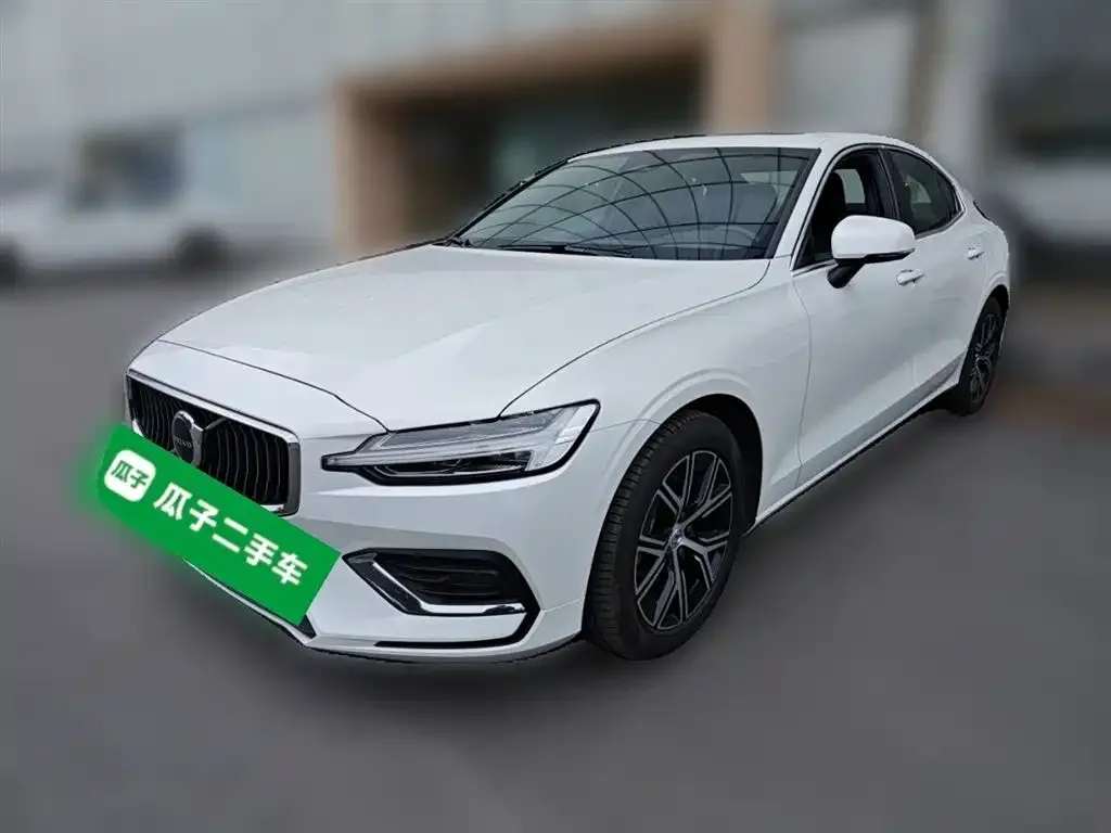 Volvo S60 2025 из CN, фото 1