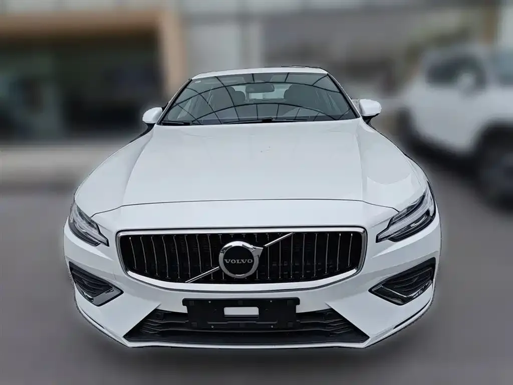 Volvo S60 2025 из CN, фото 5