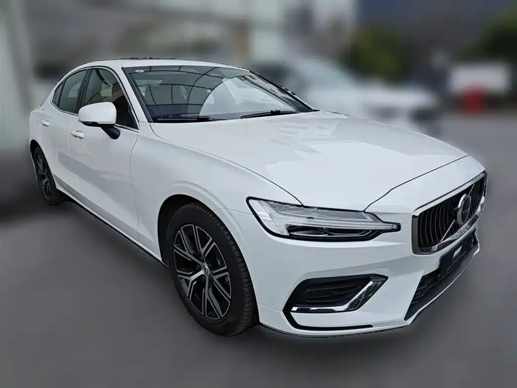 Volvo S60 2025 из CN, фото 3