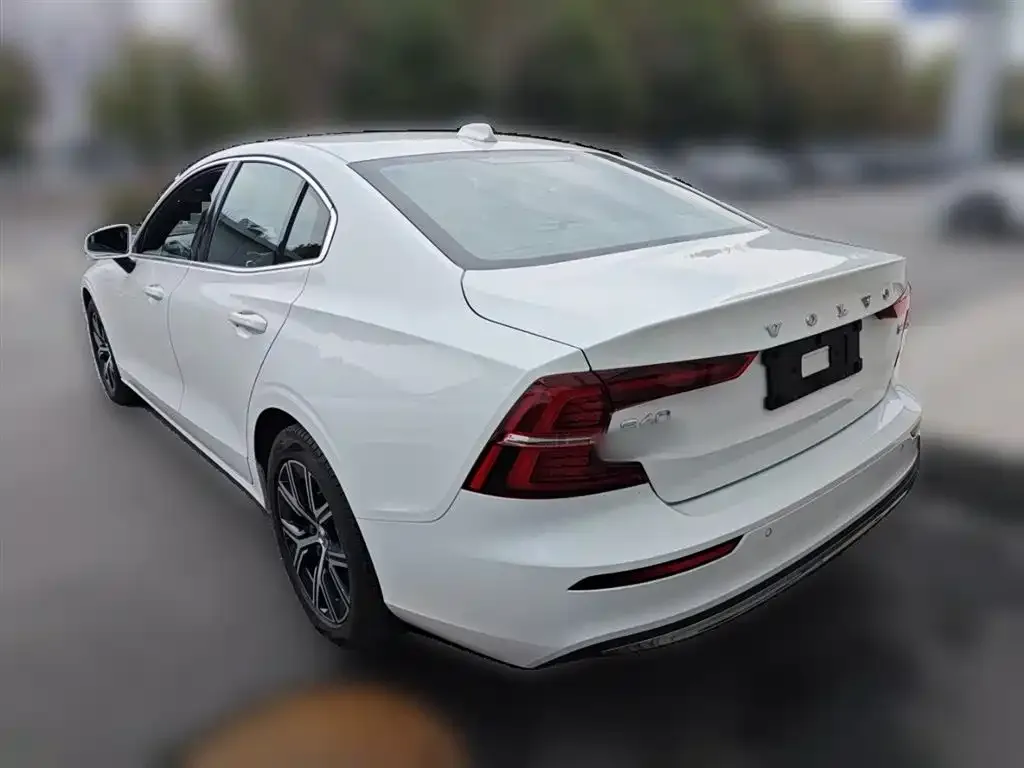 Volvo S60 2025 из CN, фото 2