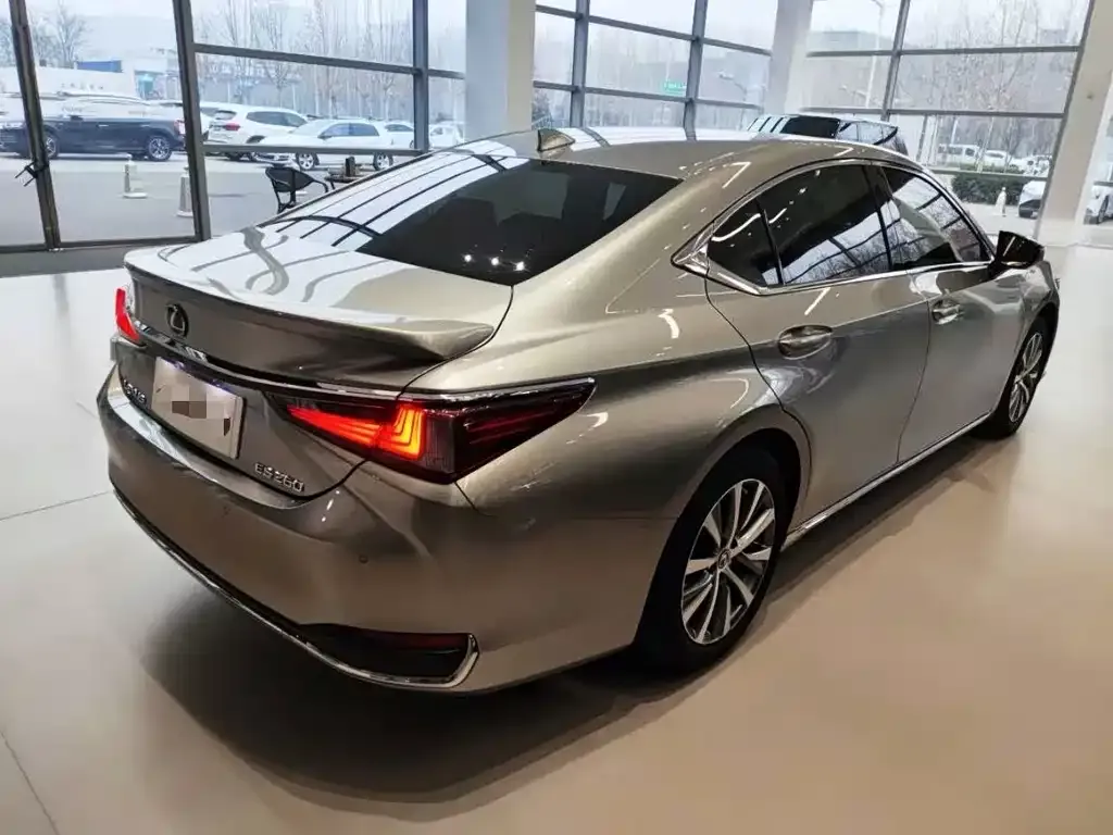 Lexus ES — фото 2