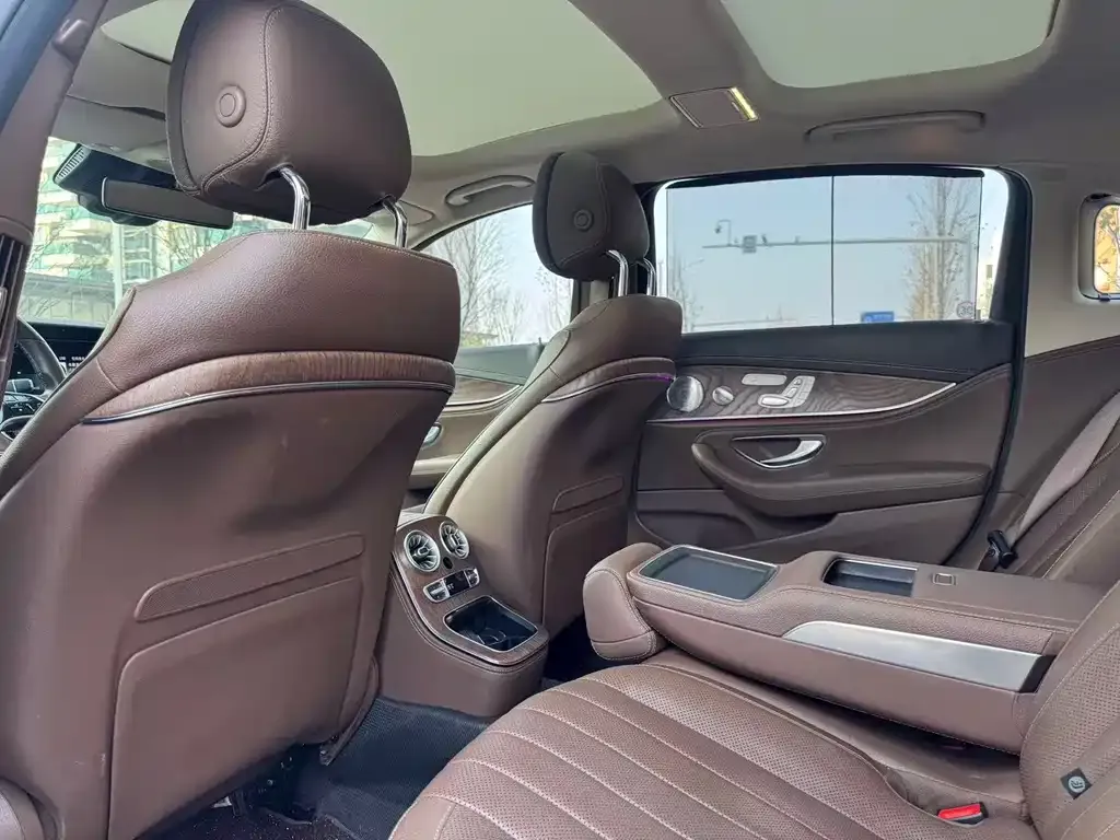 Mercedes-Benz E-Class 2023 из CN, фото 2