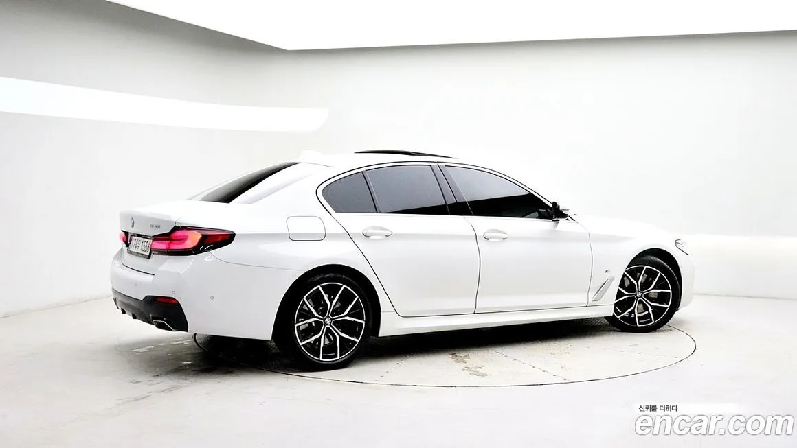 BMW 5-Series — фото 3