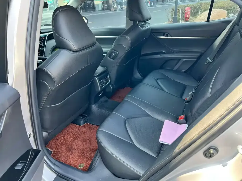 Toyota Camry 2021 из CN, фото 8