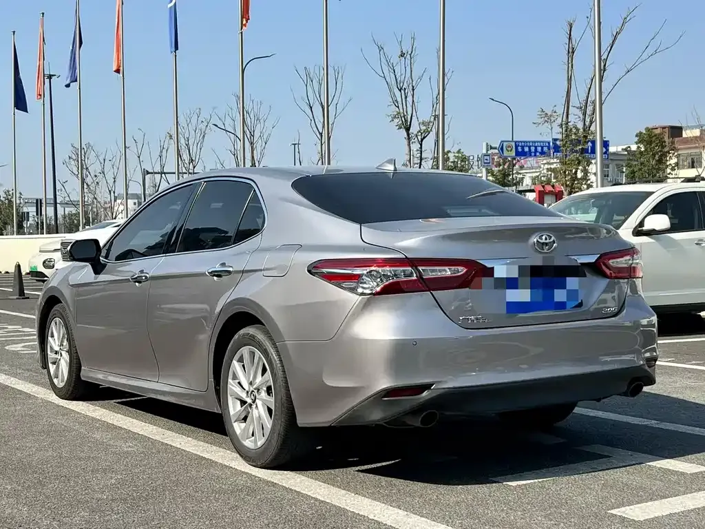 Toyota Camry 2021 из CN, фото 2