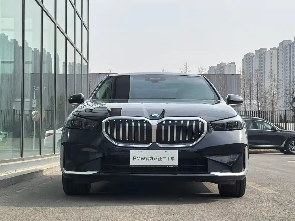 BMW 5 Series — фото 10