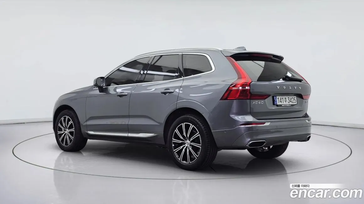 Volvo XC60 — фото 5