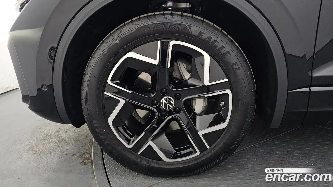 Volkswagen Touareg 2026 из KR, фото 10