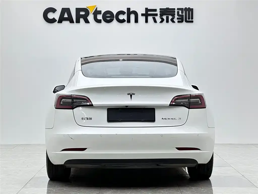 Tesla Model 3 — фото 3
