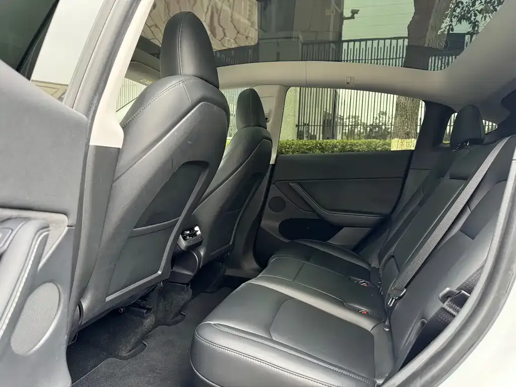 Tesla Model Y 2024 из CN, фото 2