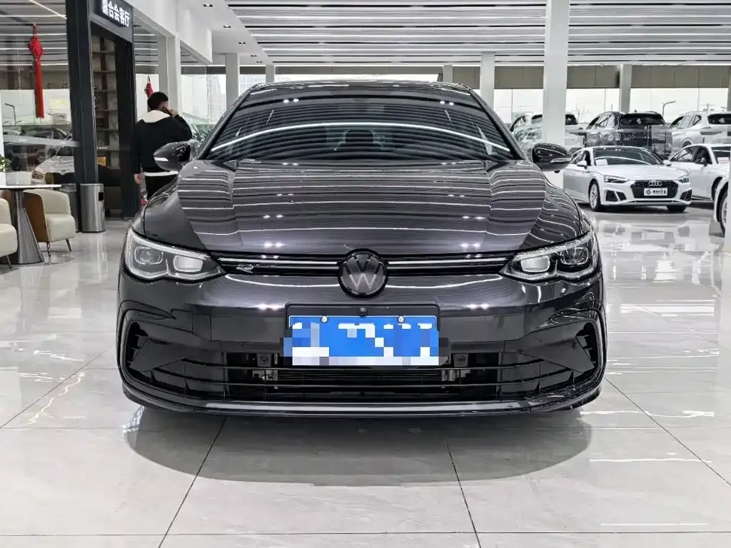 Volkswagen Golf 2024 из CN, фото 4