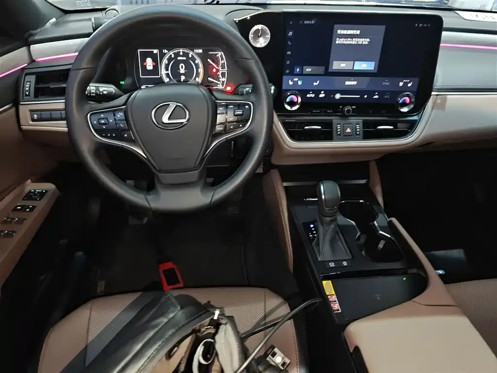 Lexus ES 2025 из CN, фото 8