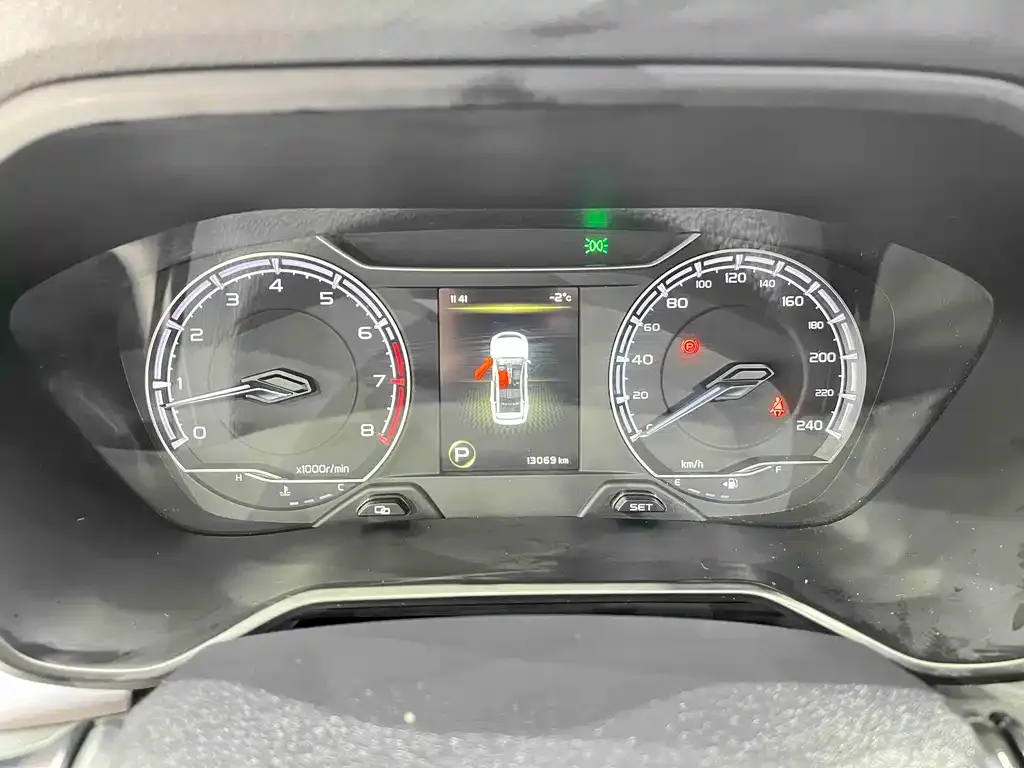 Geely Vision X6 2023 из CN, фото 2