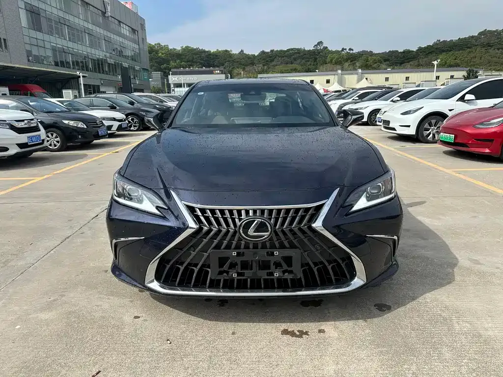 Lexus ES 2023 из CN, фото 2