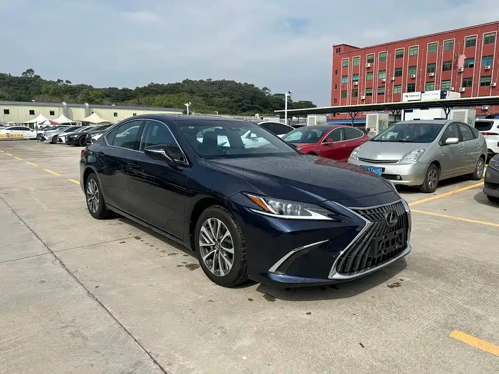 Lexus ES 2023 из CN, фото 3