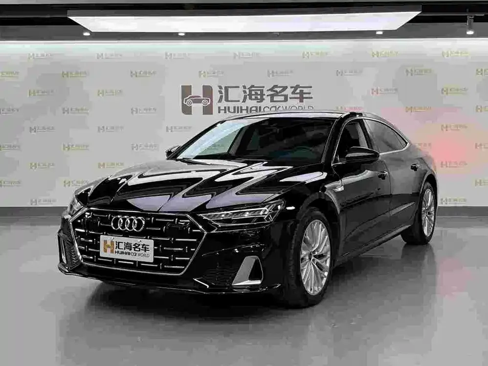 Audi A7L — фото 1