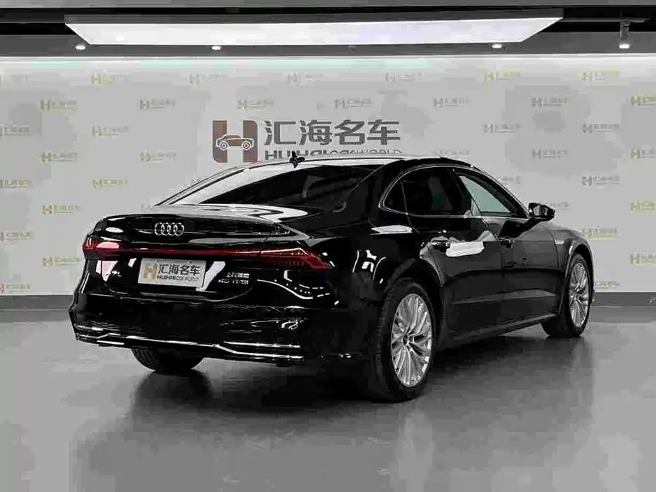 Audi A7L — фото 6