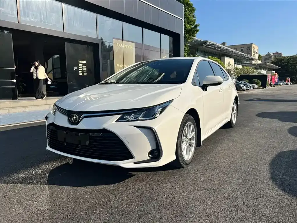 Toyota Corolla 2022 из CN, фото 1