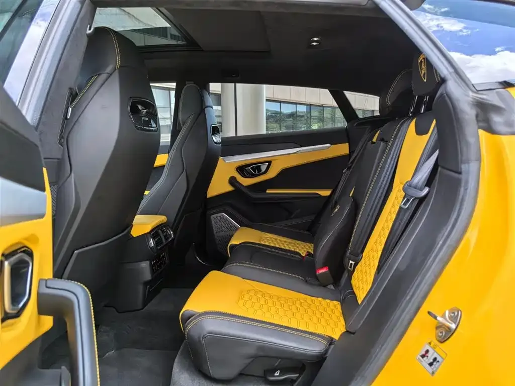 Lamborghini Urus 2023 из CN, фото 6
