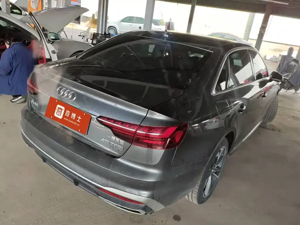 Audi A4L 2021 из CN, фото 3