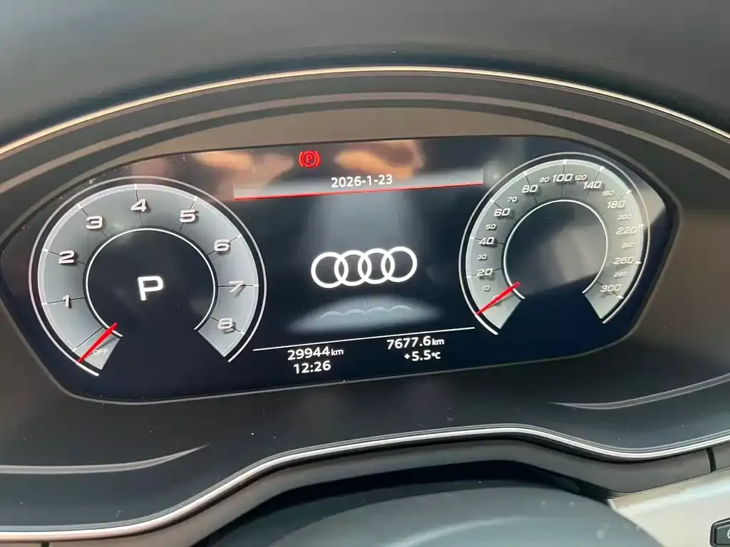 Audi A4L 2021 из CN, фото 9