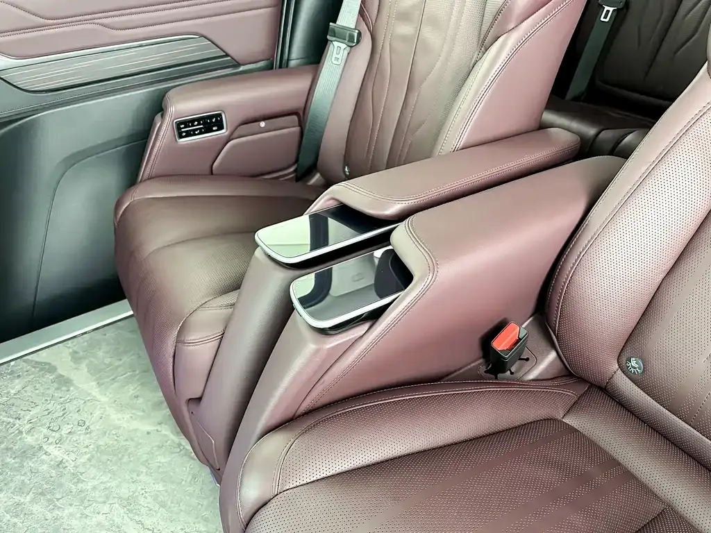 Buick Century 2023 из CN, фото 10