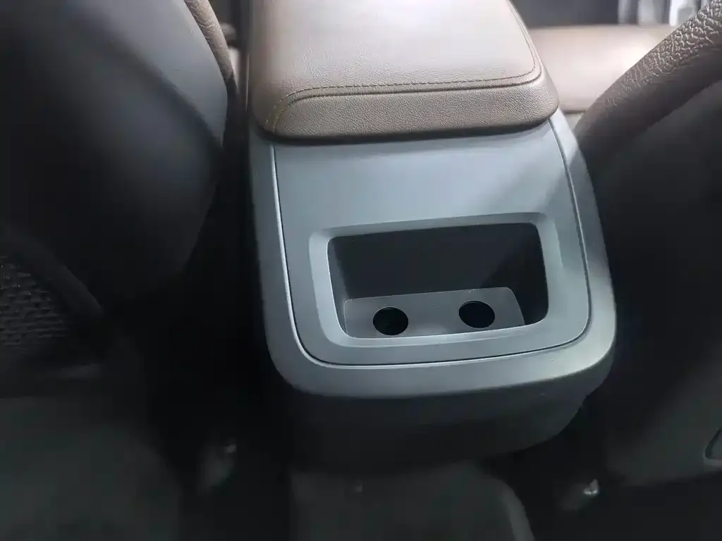 Volvo XC60 2024 из CN, фото 7