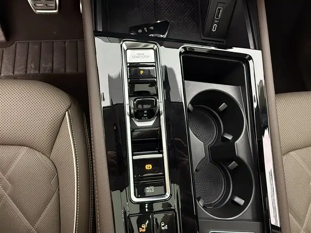 Volkswagen Viloran 2023 из CN, фото 9