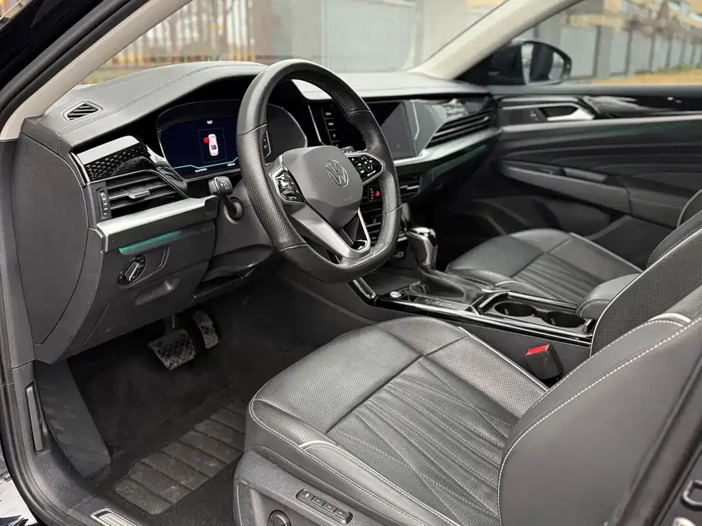 Volkswagen Passat 2023 из CN, фото 5