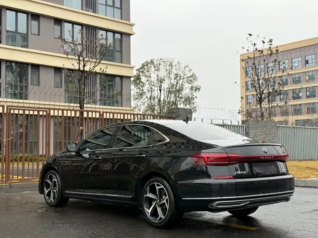 Volkswagen Passat 2023 из CN, фото 3