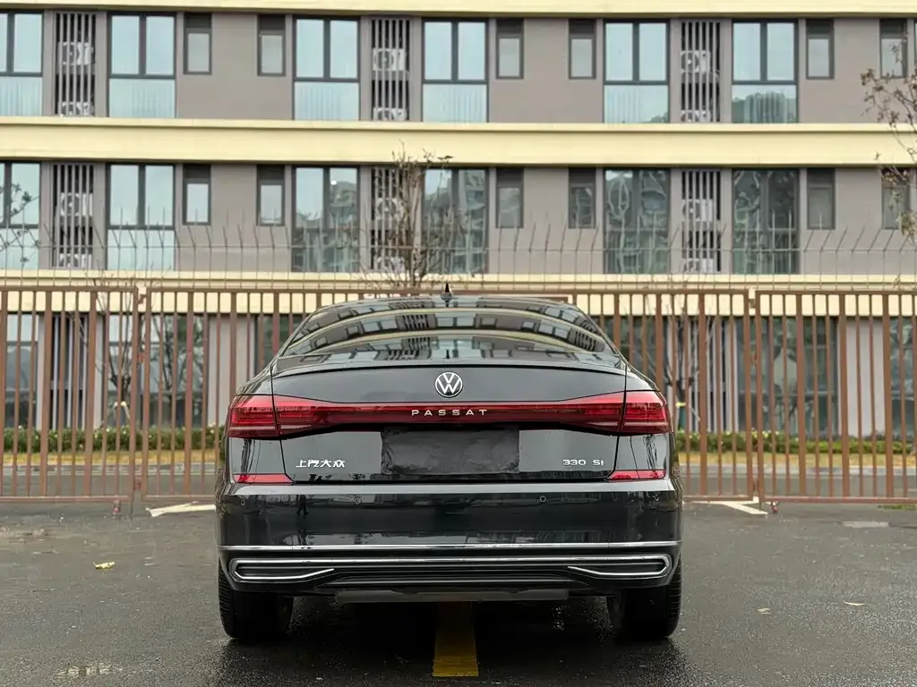 Volkswagen Passat 2023 из CN, фото 2
