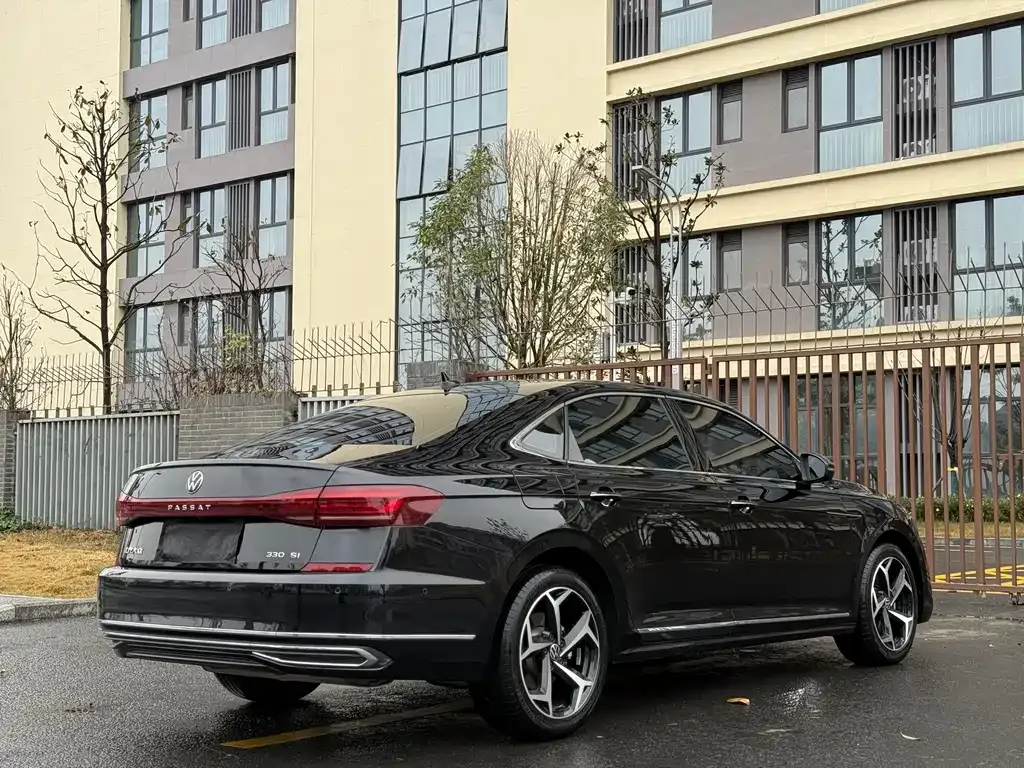 Volkswagen Passat 2023 из CN, фото 7