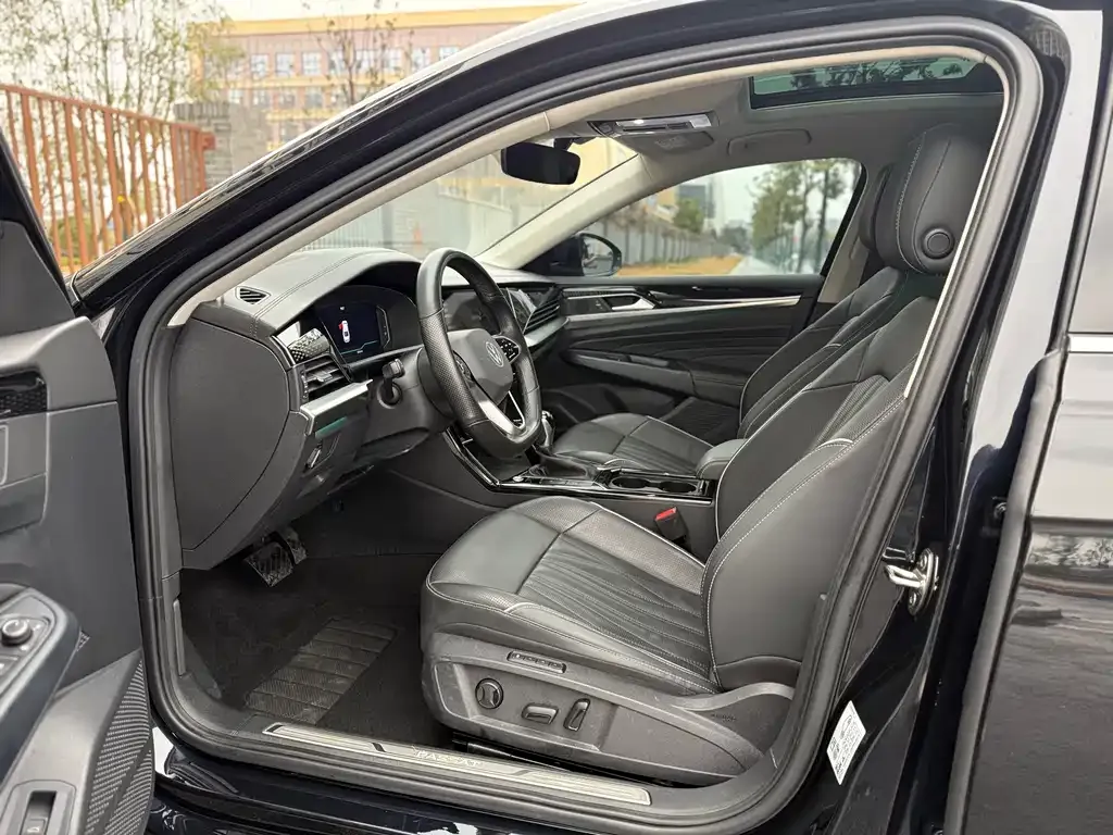 Volkswagen Passat 2023 из CN, фото 8