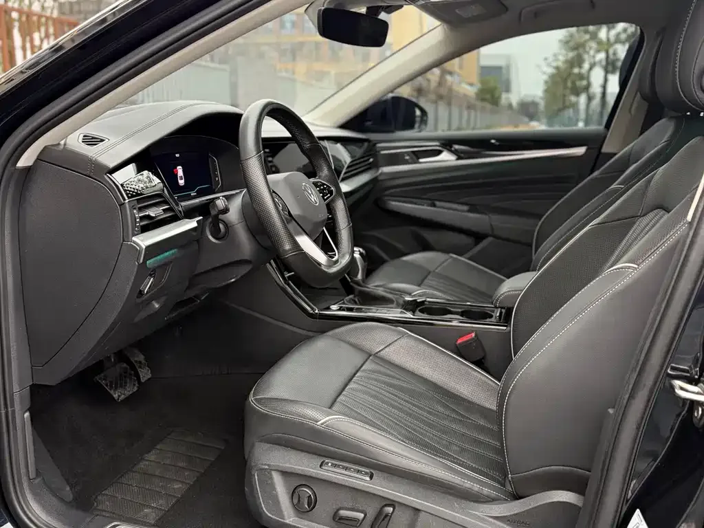 Volkswagen Passat 2023 из CN, фото 6