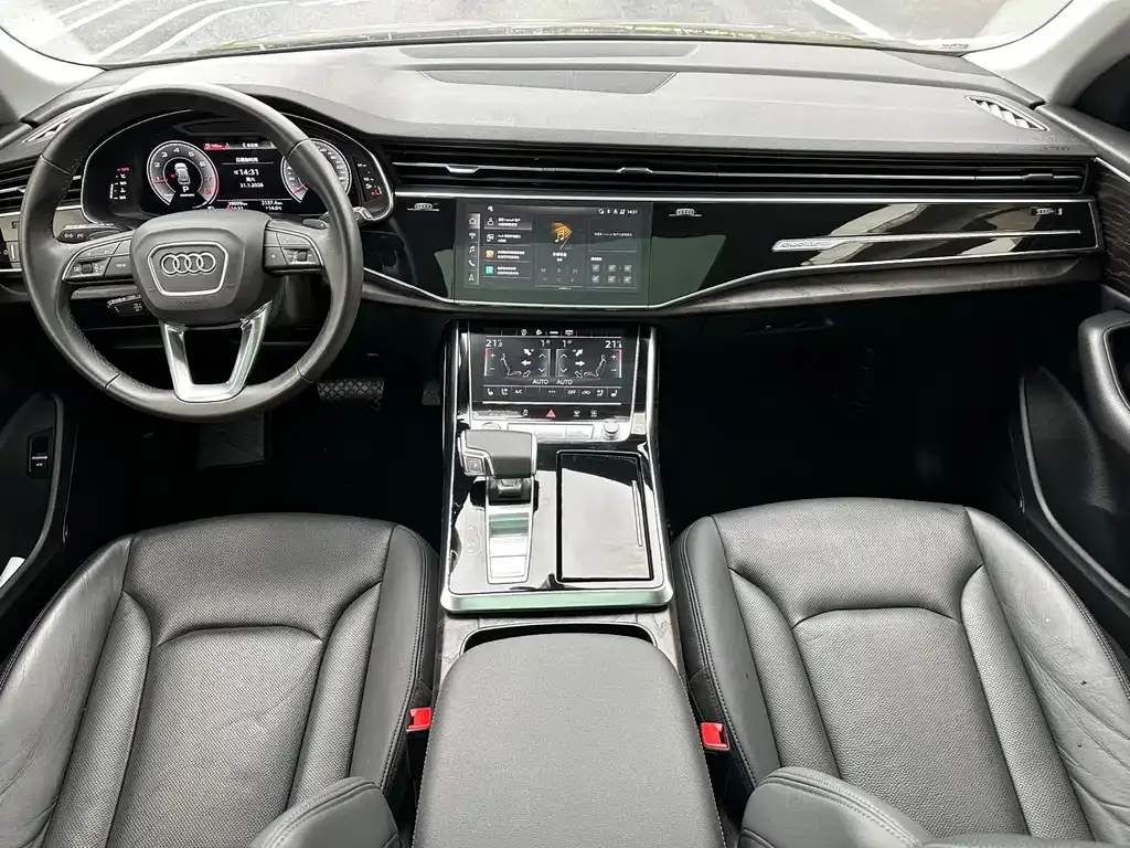 Audi Q8 2023 из CN, фото 4
